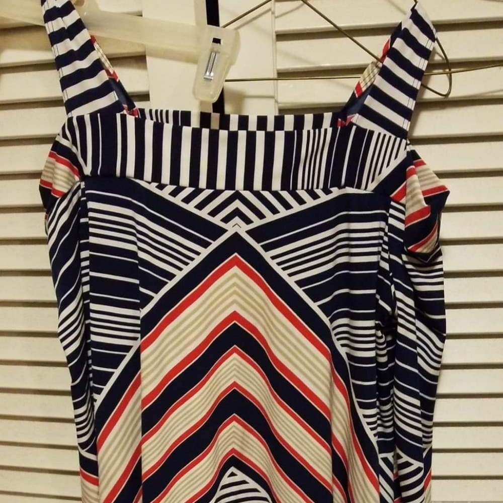 Blouse cold shoulder, v